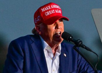 Trump afirma ser "el único que puede evitar la Tercera Guerra Mundial"