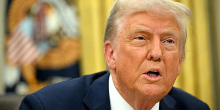 Donald Trump anuncia aranceles al petróleo, metales y semiconductores