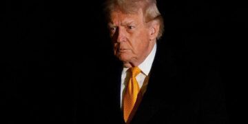 Trump asegura que interceptación de petrolero se coordinó con gobierno interino