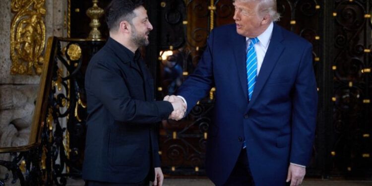 Trump califica de buena reunión con Zelenski por la guerra