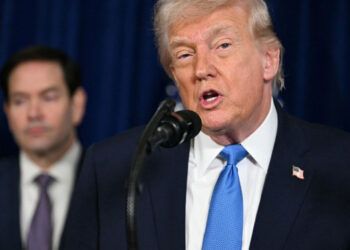 Trump cancela diálogo con Irán y promete ayuda a manifestantes