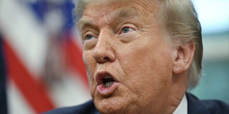 Trump compara reunión Putin-Zelenski con mezclar aceite y vinagre