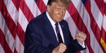 trump-declara-su-amor-por-milei-lo-amo-porque-me-ama