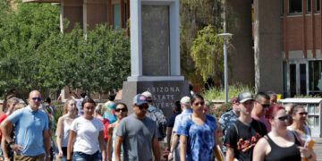 Trump elimina fondos a universidades con mayoría de minorías por “inconstitucionales”
