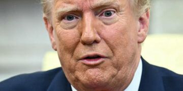 Trump impondrá arancel del 25% por compra de crudo venezolano