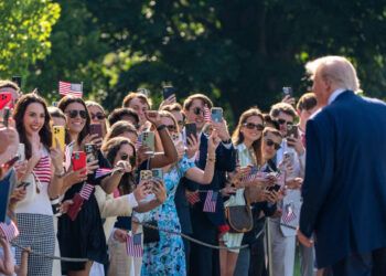 Trump mantiene apoyo firme pese a preocupaciones sobre su gestión