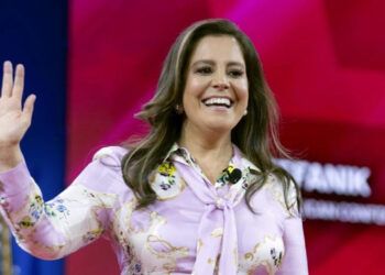 Trump nombra a Elise Stefanik embajadora ante la ONU