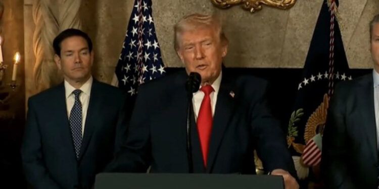 Trump planea detener a 80,000 inmigrantes en almacenes