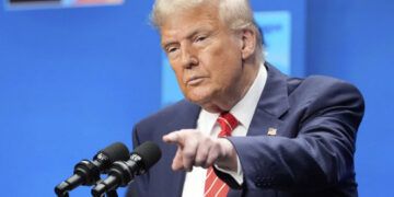 Trump propone aranceles de 50% al cobre y hasta 200% a productos farmacéuticos