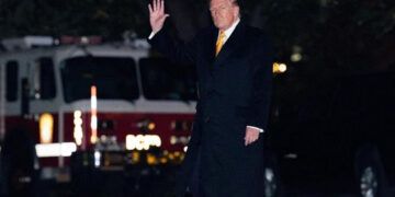 Trump quiere que el nuevo estadio de la NFL en Washington lleve su nombre