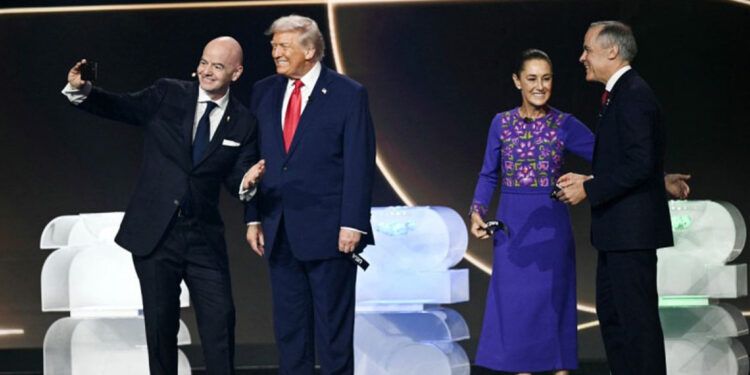 Trump recibe Premio de la Paz de la FIFA en sorteo del Mundial 2026