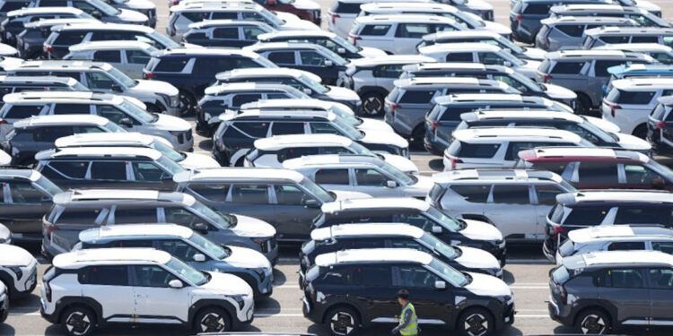 Trump sopesa aliviar aranceles a vehículos por presión de la industria