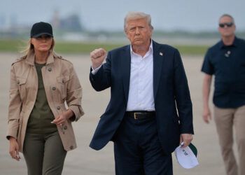 Trump viaja a Texas tras mortales inundaciones y propone sistema de alerta