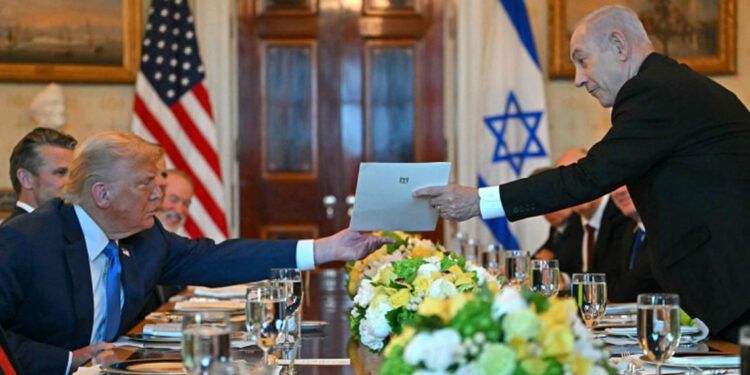 Trump y Netanyahu se reúnen por posible tregua de 60 días en Gaza