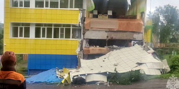 Tsunami en Rusia inunda Severo-Kurilsk tras sismo de 8,8