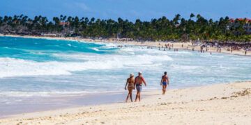 Turismo dominicano crece más lento en 2025 por menos vuelos desde EE.UU. y Canadá