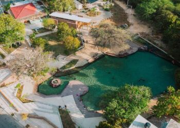 Turismo entrega remodelación del balneario Boca de Cachón
