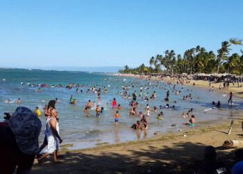 UAPA presenta plan de gestión sostenible de playa en Nagua