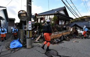 un-mes-despues-del-terremoto-de-magnitud-7.6-que-azoto-el-centro-de-japon.