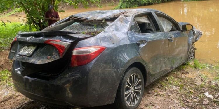 Un muerto y dos heridos en accidente en puente de Villa Riva