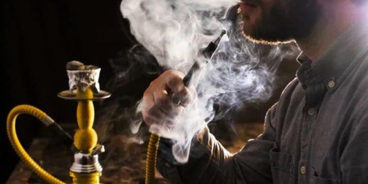 Un sorbo de hookah equivale a fumar 20 cigarrillos