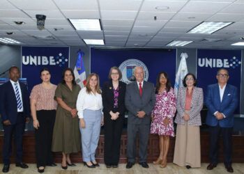 UNIBE realiza panel sobre el nuevo código penal
