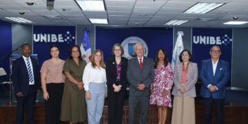 UNIBE realiza panel sobre el nuevo código penal