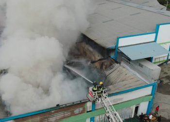 Uso de drones fue vital para controlar incendio en nave industrial