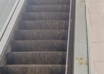 Usuarios del Metro denuncian suciedad y mal olor en estación Gregorio Urbano Gilbert