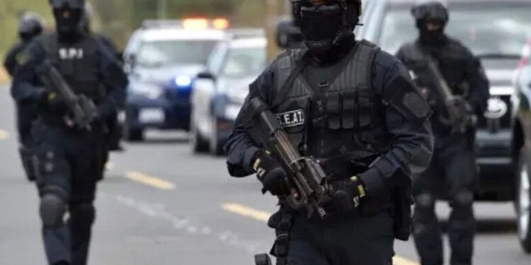 Amplio despliegue policial tras fuga masiva en Panamá