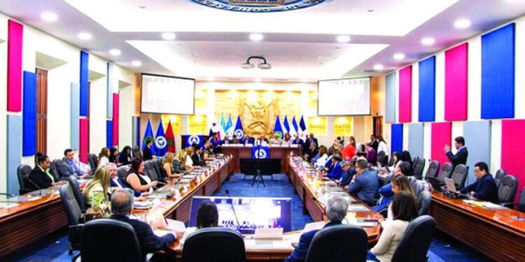 Veinte diputados de RD al Parlacen con RD$247,000 mensuales