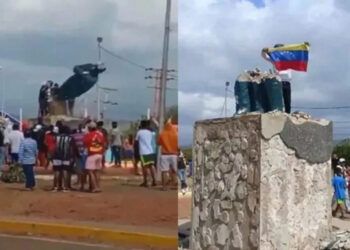 Venezolanos derriban estatuas de Chávez en protestas electorales