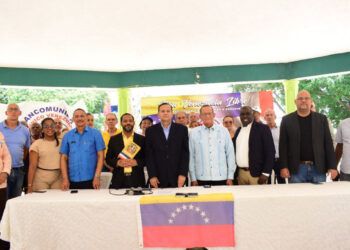 Venezolanos en RD reconocen a Edmundo González como presidente