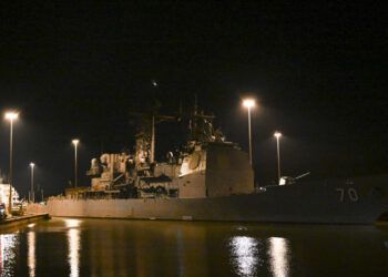 Venezuela exige a EE.UU. retirar buques de guerra de sus costas