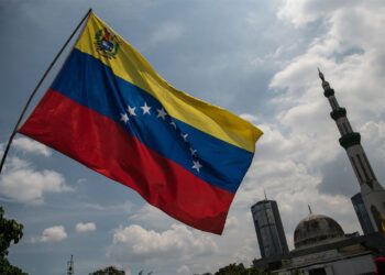 Venezuela impide el ingreso de dos senadores chilenos