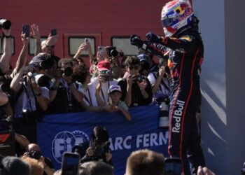 Verstappen gana el GP de Emilia-Romaña tras adelantar a Piastri