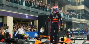 Verstappen logra la pole para el decisivo GP de Abu Dabi