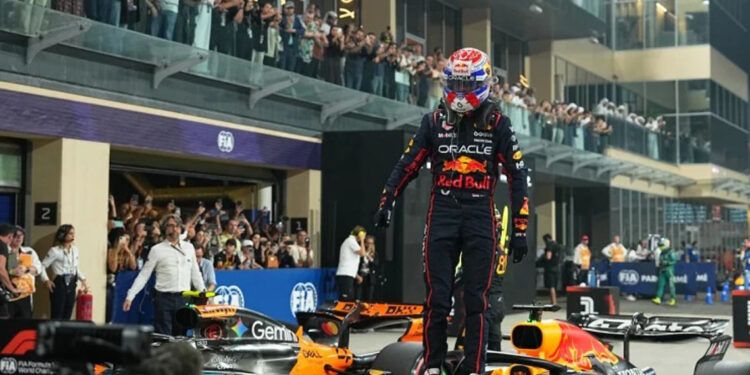 Verstappen logra la pole para el decisivo GP de Abu Dabi