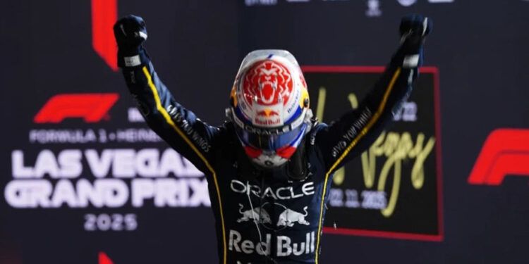 Verstappen se acerca al quinto título tras descalificación de Norris y Piastri en Las Vegas