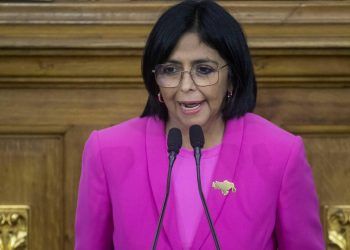Vicepresidenta de Venezuela herida por la caída de un árbol