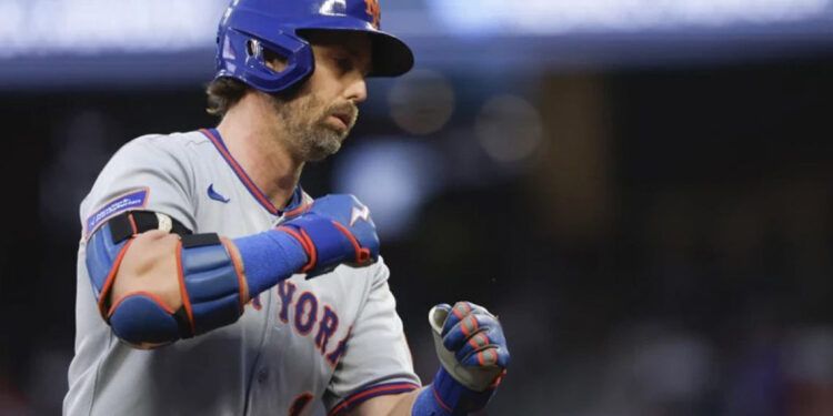 Vientos y McNeil lideran ofensiva de Mets ante Bravos
