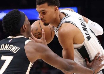 Wembanyama brilla ante Hawks y 76ers frenan a Knicks