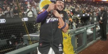 Willy Adames conecta jonrón de 3 carreras y Gigantes superan a D-backs