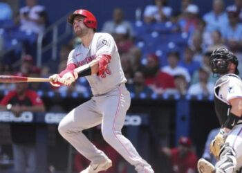 Wynns brilla y Rojos vencen a Marlins con gran labor de Singer