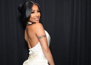 Yailin recibe discos platino por “Bing bong”, “Chapa” y “Silla”