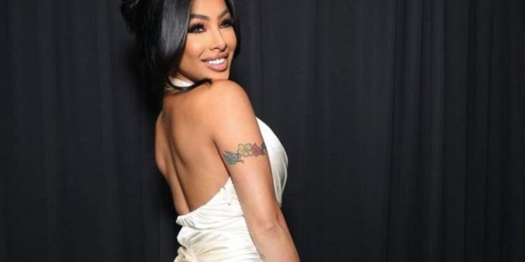 Yailin recibe discos platino por “Bing bong”, “Chapa” y “Silla”