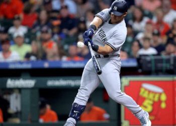 Yankees envían a Jasson Domínguez de vuelta a Triple-A tras debut sin hits