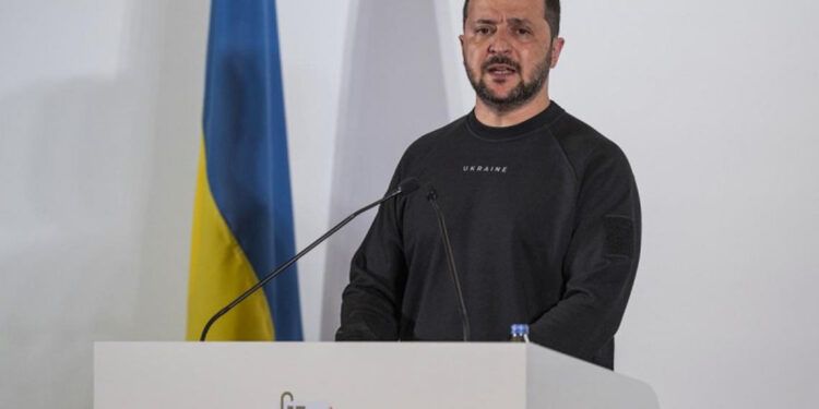 Zelenski y Trump discuten pasos para detener la guerra en Ucrania