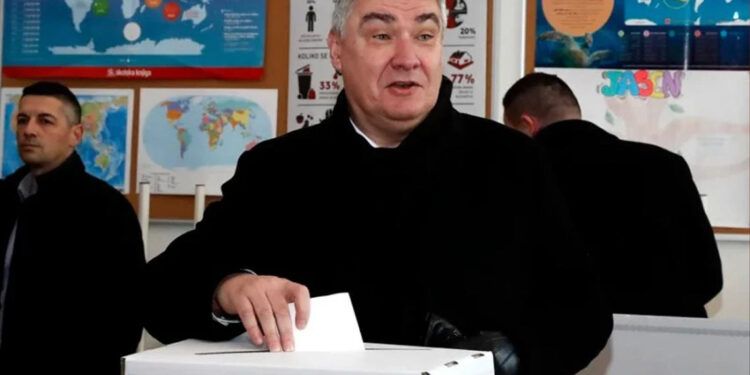 Zoran Milanovic es reelegido presidente de Croacia con el 74 % de los votos